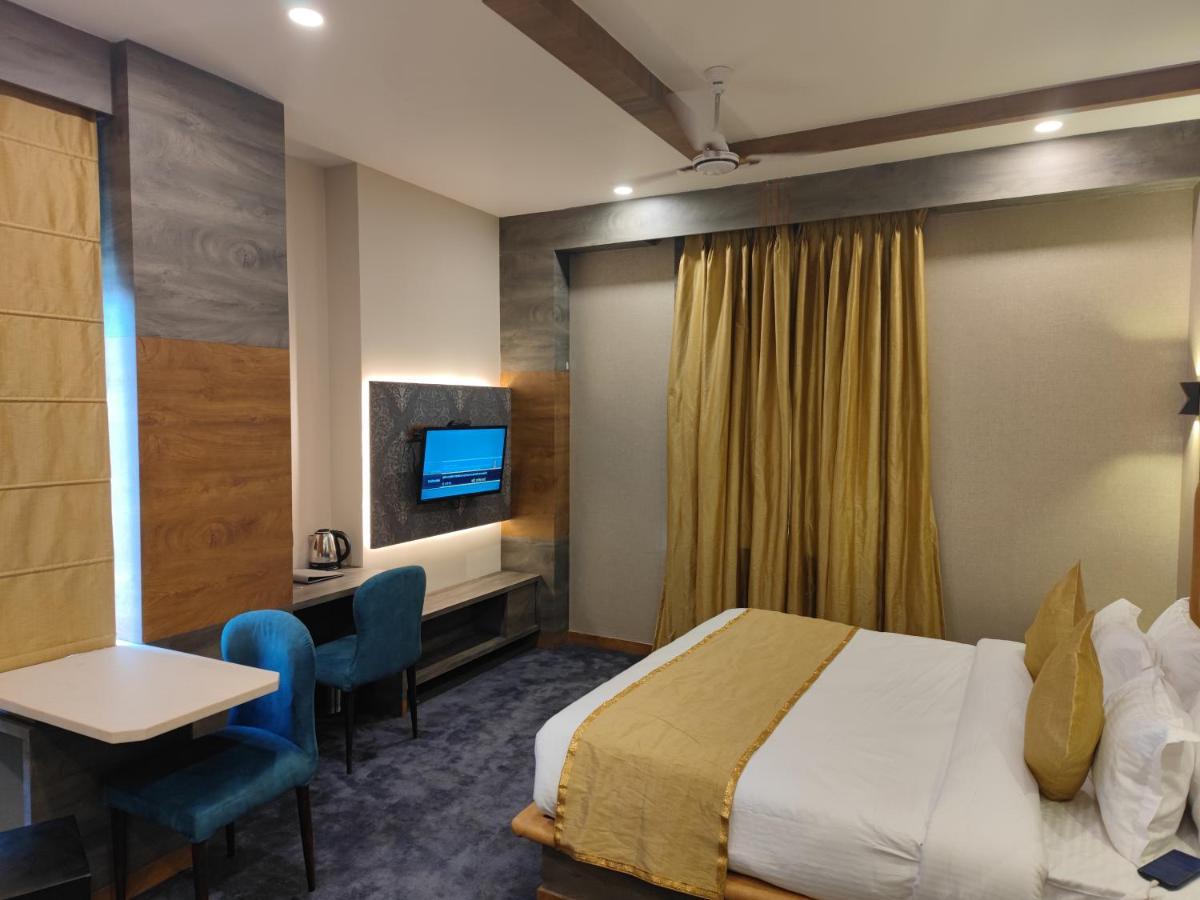 Prime Land Hotell Varanasi Eksteriør bilde