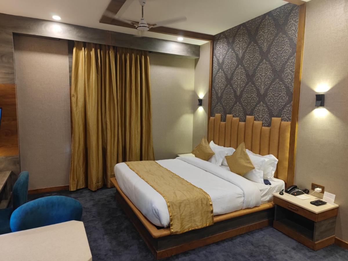 Prime Land Hotell Varanasi Eksteriør bilde