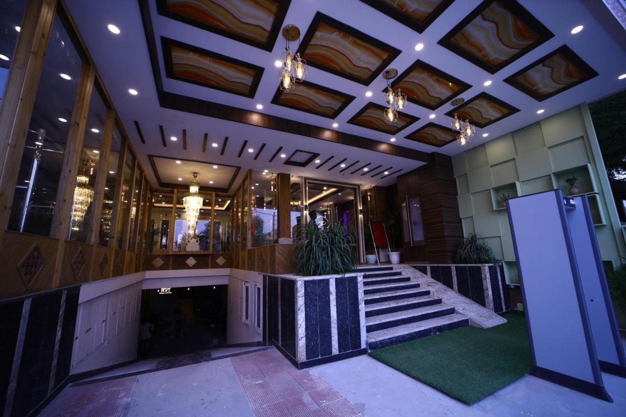 Prime Land Hotell Varanasi Eksteriør bilde