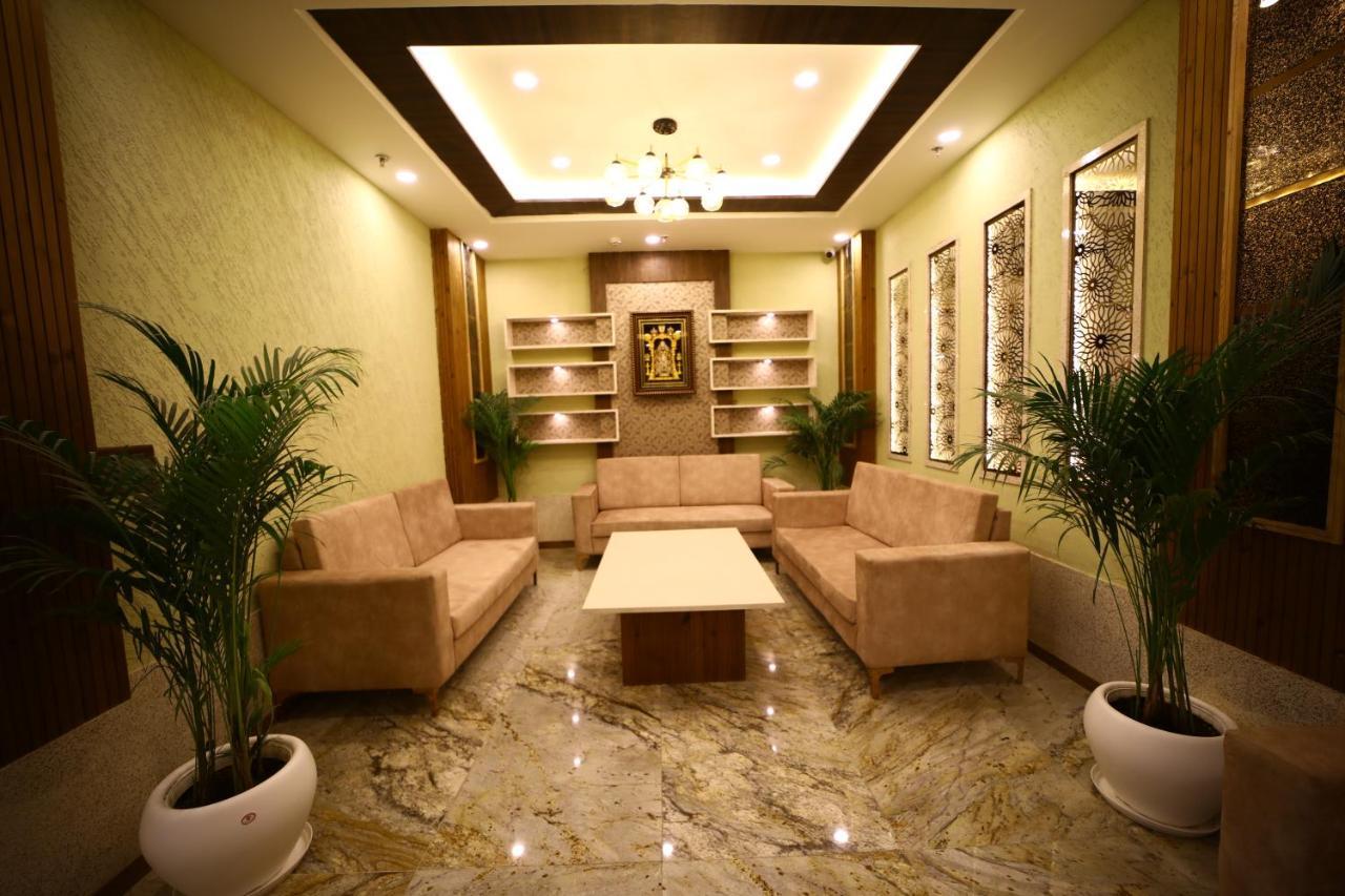 Prime Land Hotell Varanasi Eksteriør bilde