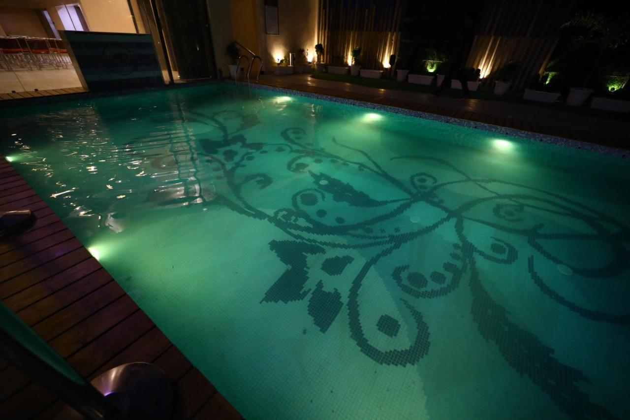 Prime Land Hotell Varanasi Eksteriør bilde